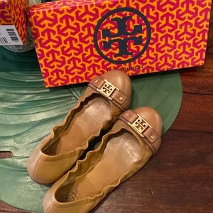 Ambrose ballet slipper Tory Burch in royal tan size 7.5.